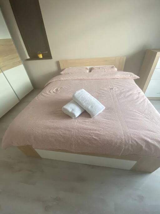 Sunny Spacious Apartment In A Great Location Kazanlŭk Exteriör bild