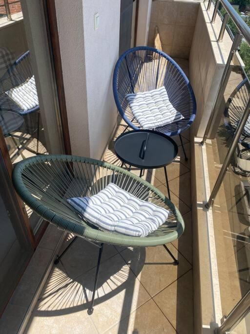 Sunny Spacious Apartment In A Great Location Kazanlŭk Exteriör bild