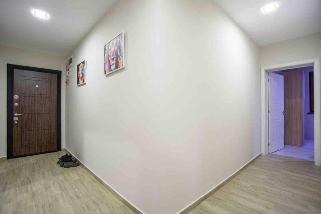 Sunny Spacious Apartment In A Great Location Kazanlŭk Exteriör bild