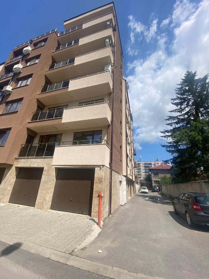 Sunny Spacious Apartment In A Great Location Kazanlŭk Exteriör bild